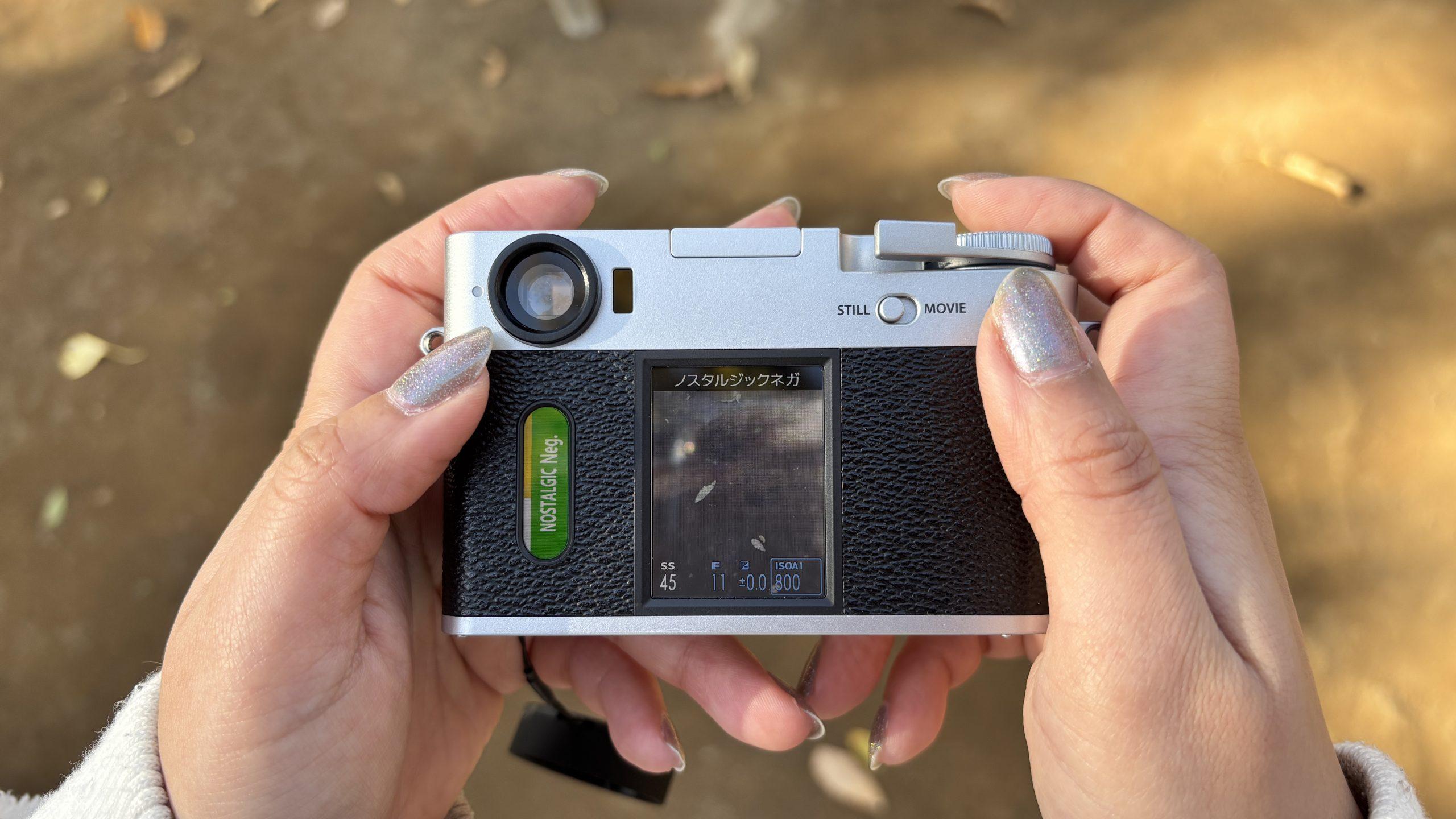 デジカメなのにフィルムの味わい。話題の富士フイルム「X half」と デジカメなのにフィルムの味わい。話題の富士フイルム「X half」と