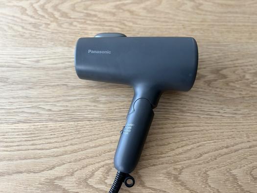パナソニック ドライヤー ナノケア 大風量 速乾 ナノイー搭載 コンパクト ra Panasonicの「髪の毛がサラサラになるドライヤー」。1万円以下なのに大