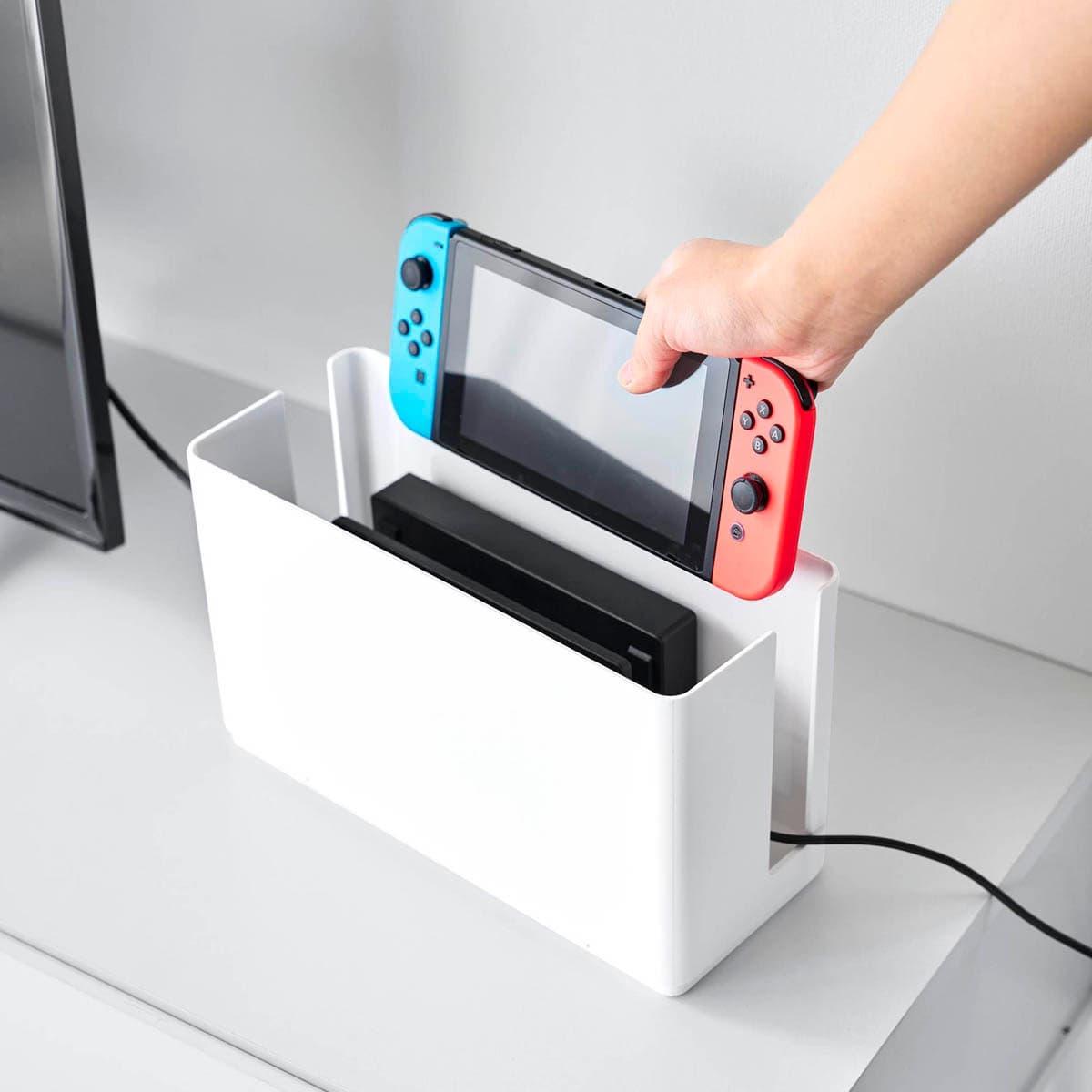 山崎実業の新作でテレビ周りがスッキリ！ 掃除が楽になるのもうれしい