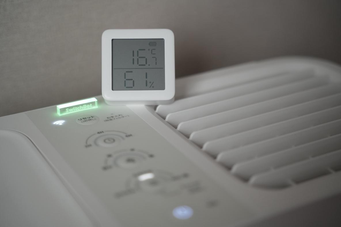 SwitchBotの「気化式加湿器」が本当に静かで使いやすい！ 温湿度計と