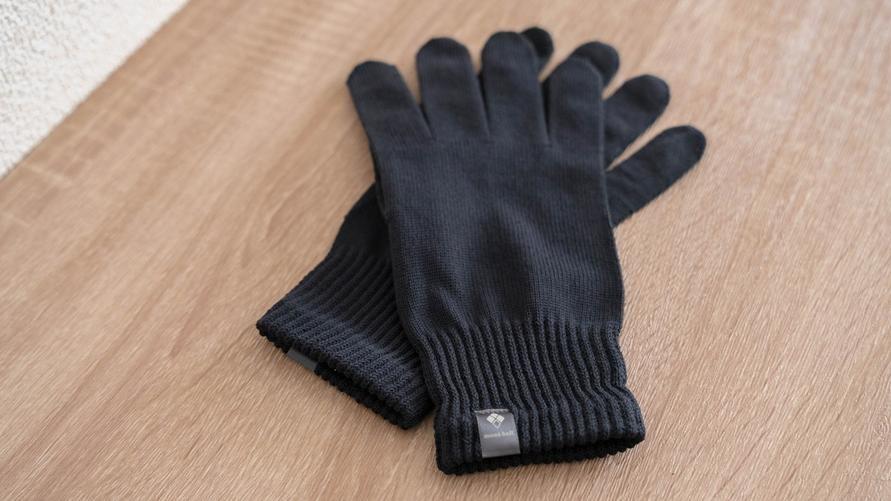 モンベルの“2WAYで使えるグローブ”は、ごわつかずに快適！ スマホの