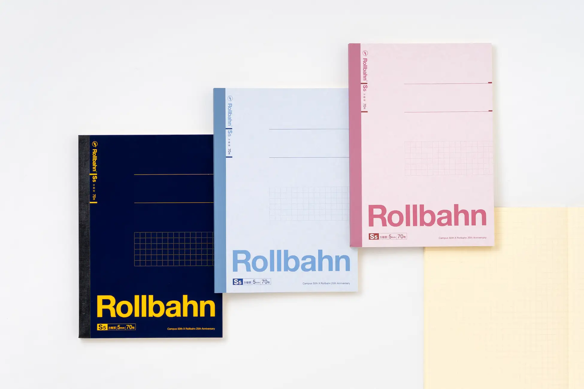 Rollbahnのロゴが描かれたCampusノート