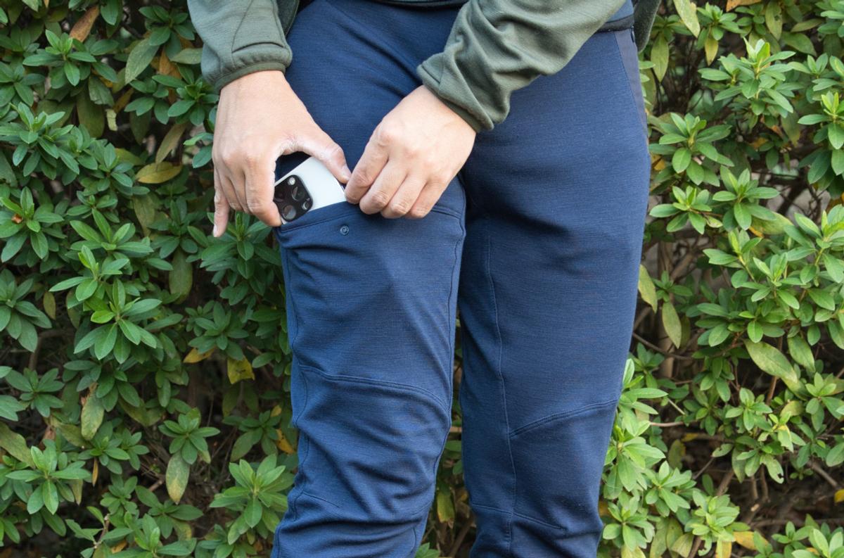 ワークマン「メリノテック(R)アクティブインサレーションクライミングパンツ」