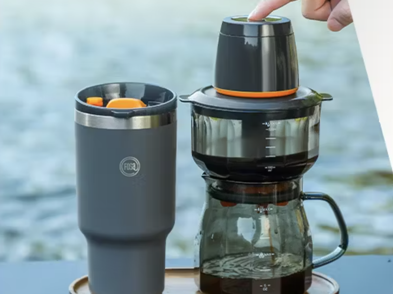 水出しコーヒーが飲みたい時にサッと作れる。そのヒミツは真空抽出で 水出しコーヒーが飲みたい時にサッと作れる。そのヒミツは真空抽出で