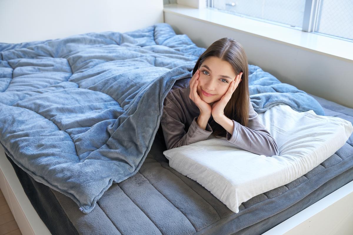 暖房ゼロでもポッカポカ！7層構造のハイテク掛け布団で寝てわかった