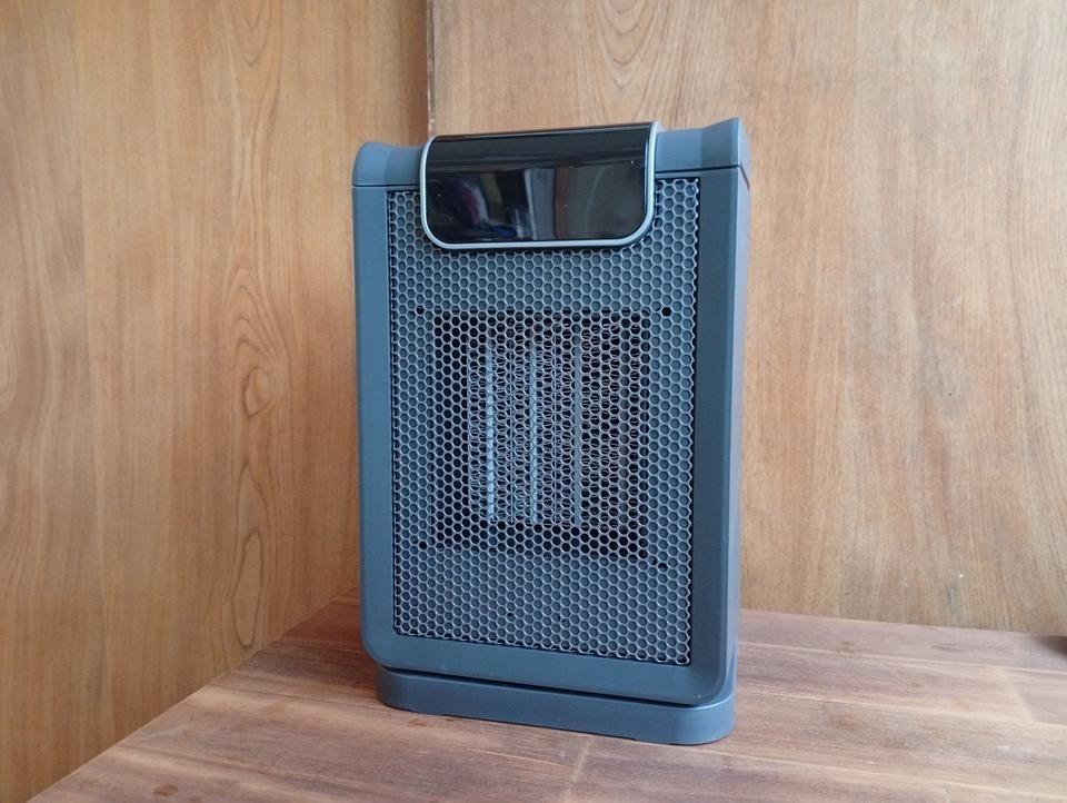 脱衣所が寒い問題」ついに解決。数秒で温風が出るAmazonベーシックの