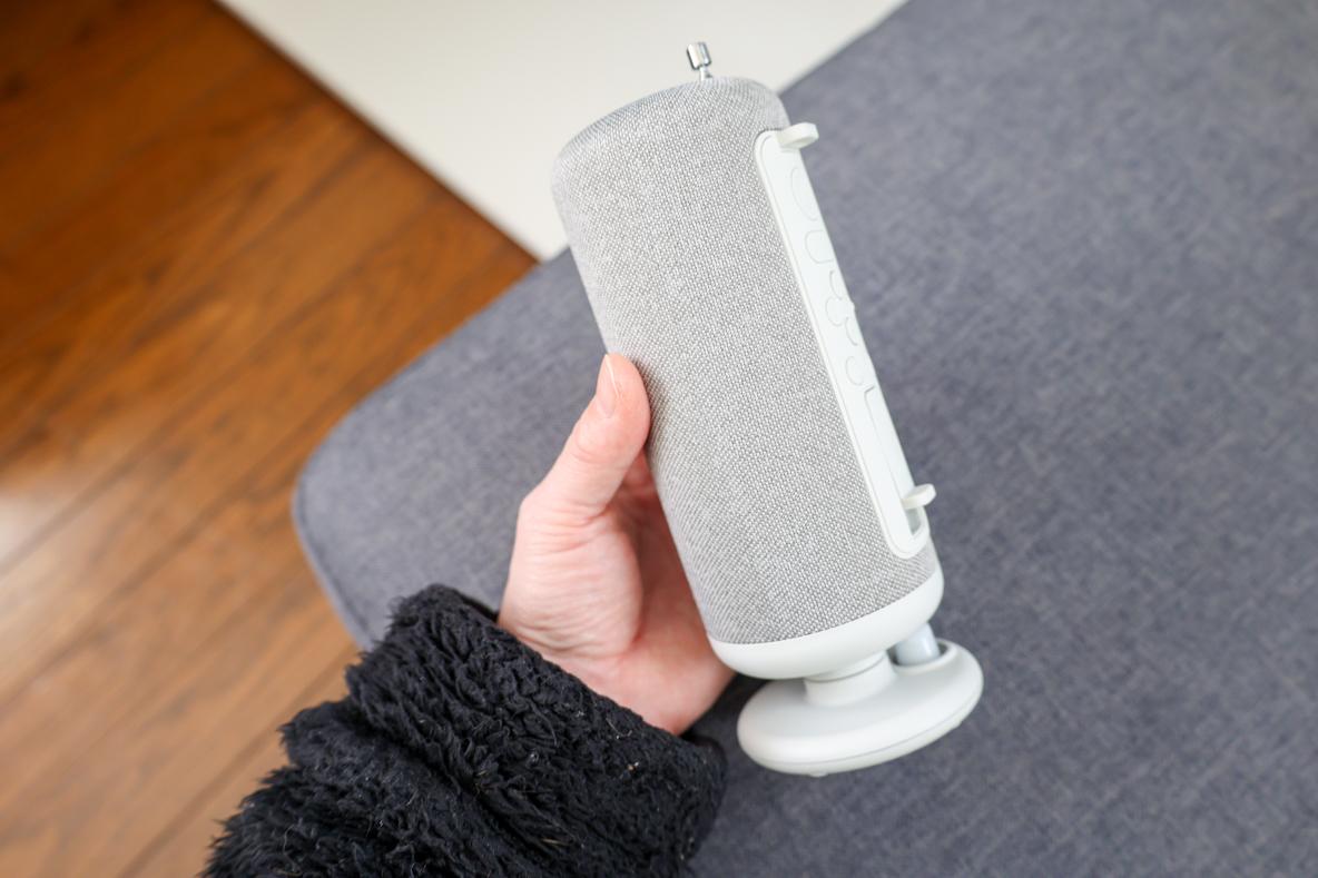 防災時に「懐中電灯」「ラジオ」「充電器」になるワイヤレススピーカー