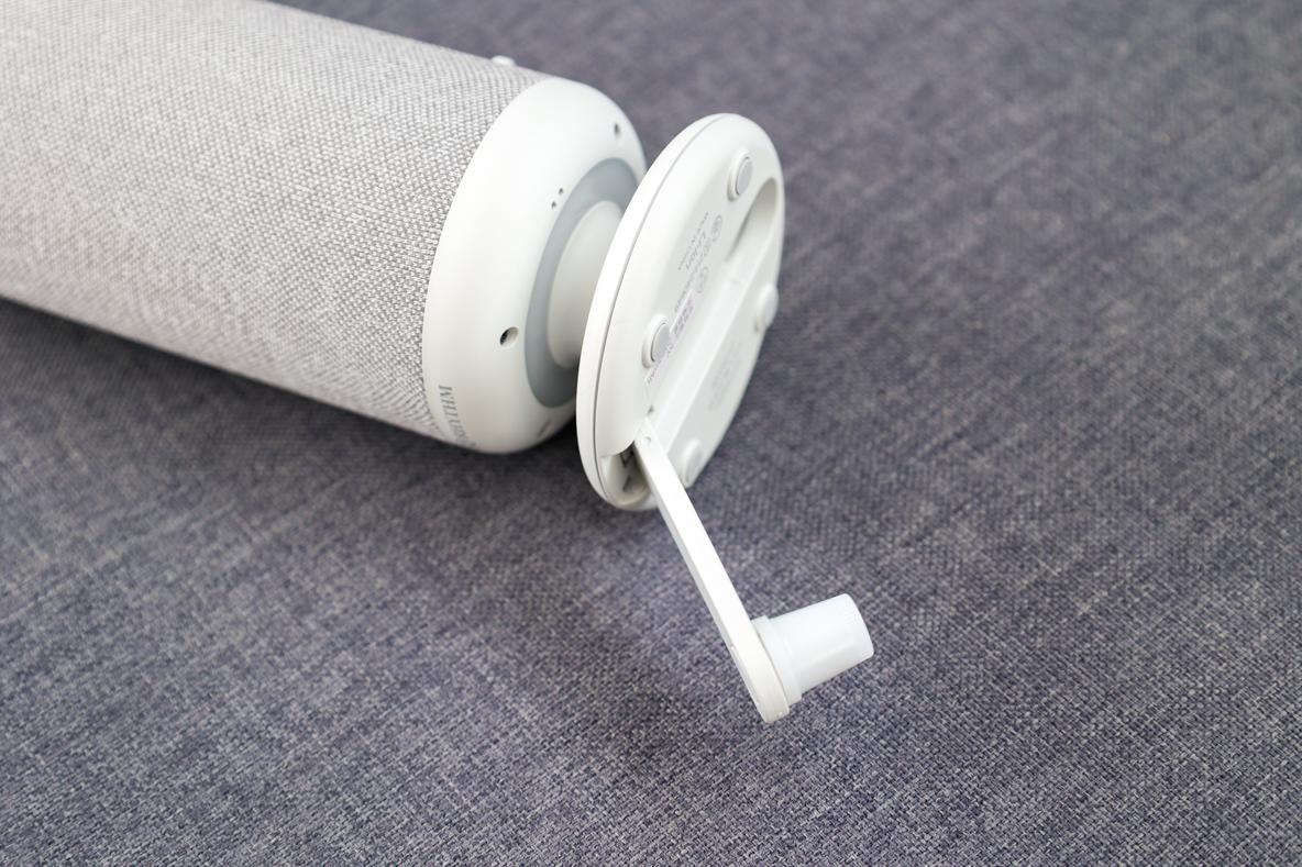 防災時に「懐中電灯」「ラジオ」「充電器」になるワイヤレススピーカー