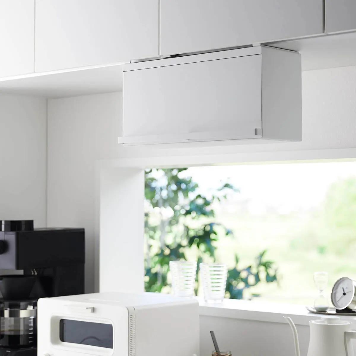 吊り戸棚に設置したブレッドケース