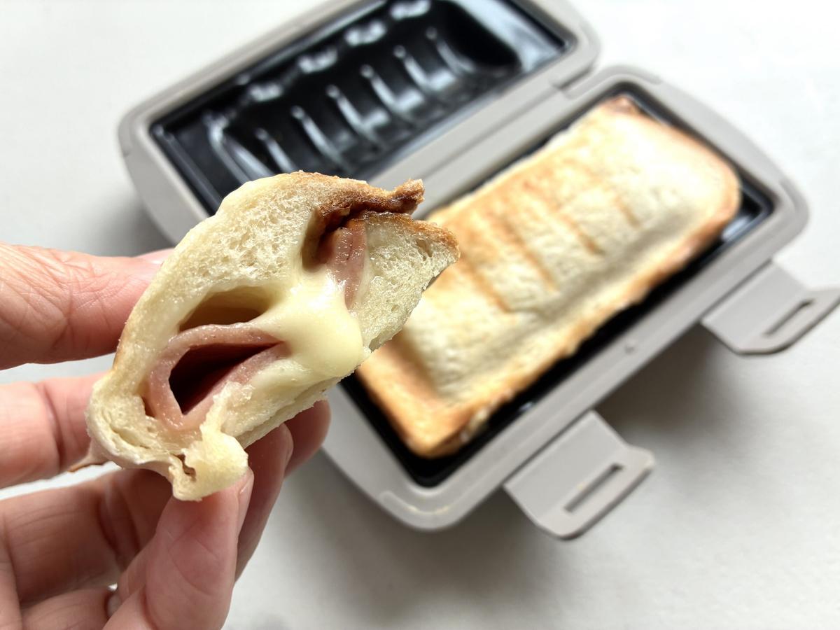 3COINS「KITINTO電子レンジ用ハーフホットサンドメーカー」