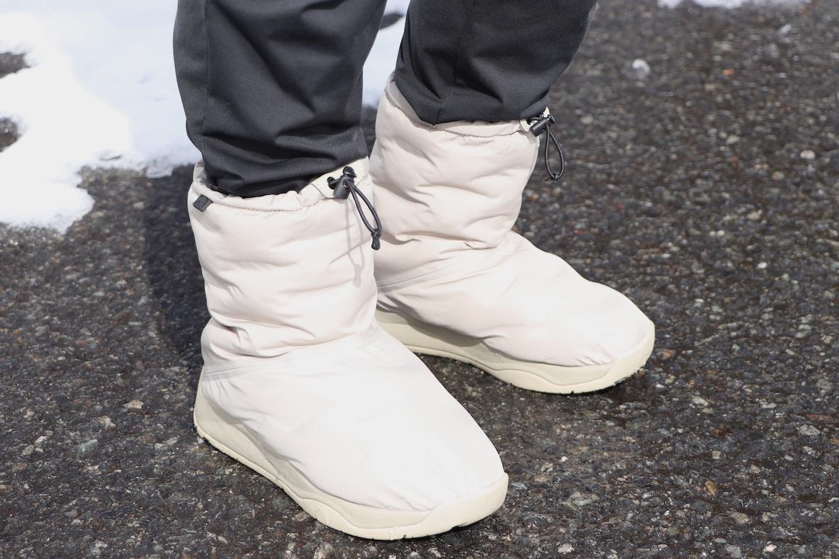 スキー場の行き帰り用にも！ ワークマンの高コスパな「スノーブーツ