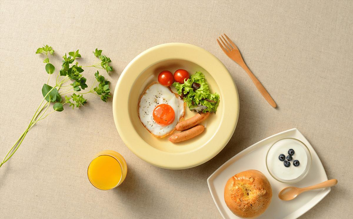 和平フレイズの「Hetta! IH対応セラミックお皿パン」でつくった朝食セット