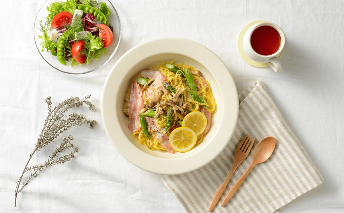 和平フレイズの「Hetta! IH対応セラミックお皿パン」でつくったパスタ