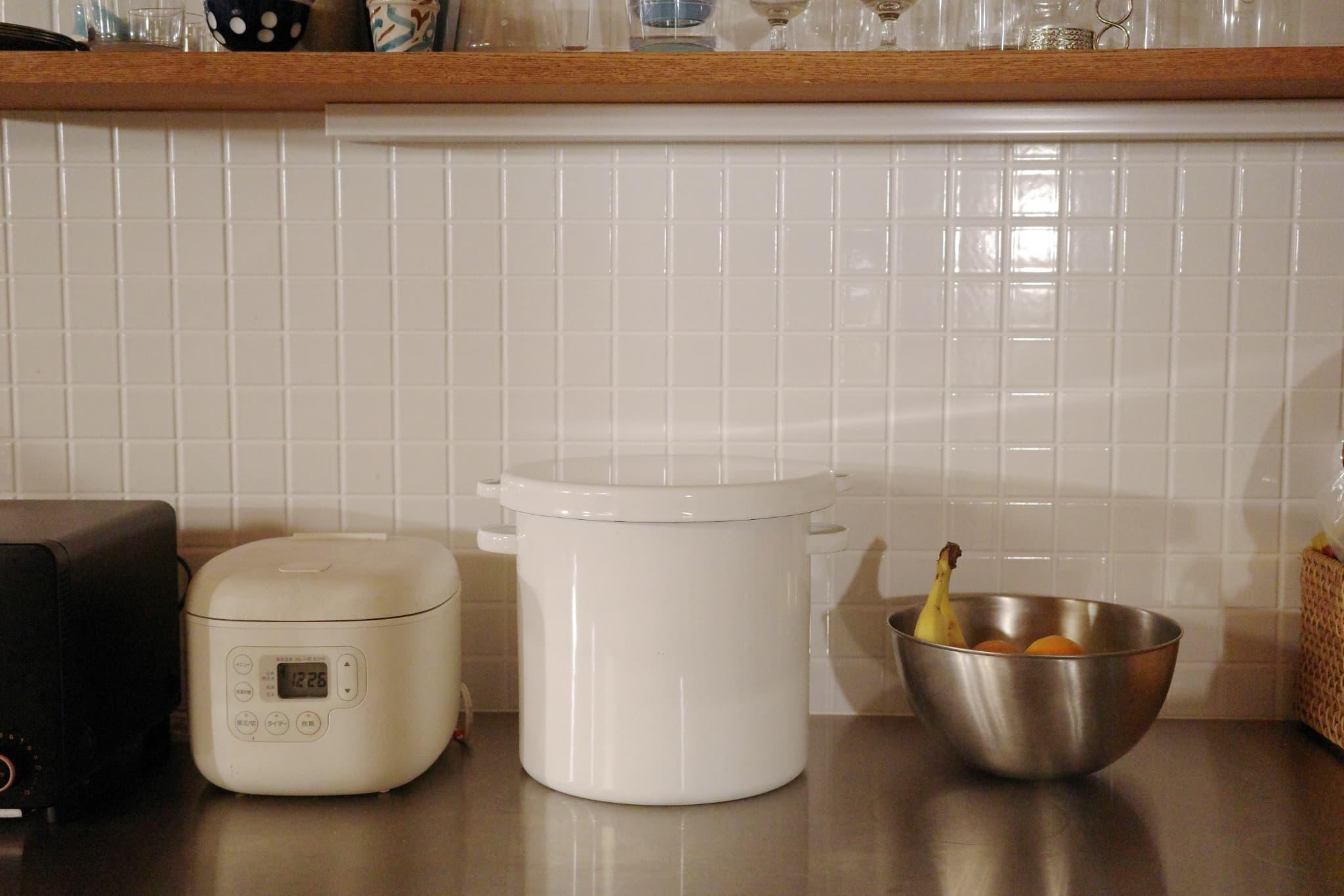 2年以上愛用している野田琺瑯「ラウンドストッカー 」。米びつ選びに