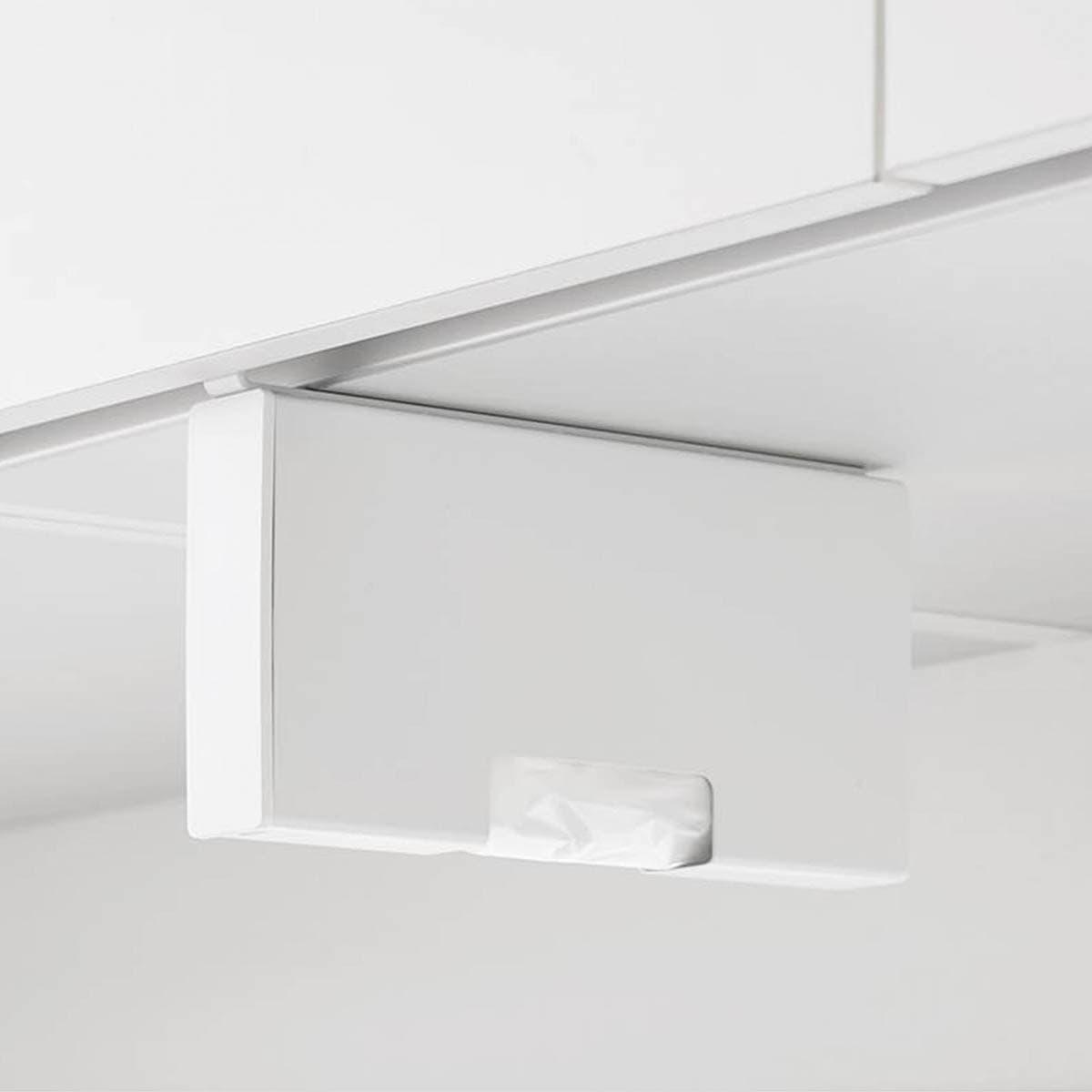 山崎実業の 「戸棚下ポリ袋収納ホルダー タワー スリム S」を設置した様子