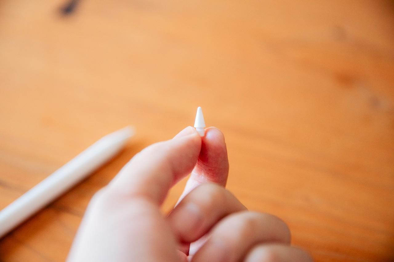 Apple Pencilのペン先が潰れたので、エレコムの「ほぼ純正ペン先」に