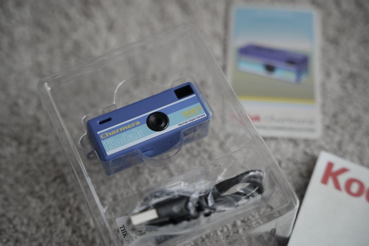 買った瞬間楽しい！ Kodacの「キーホルダー感覚で持ち歩くトイカメラ