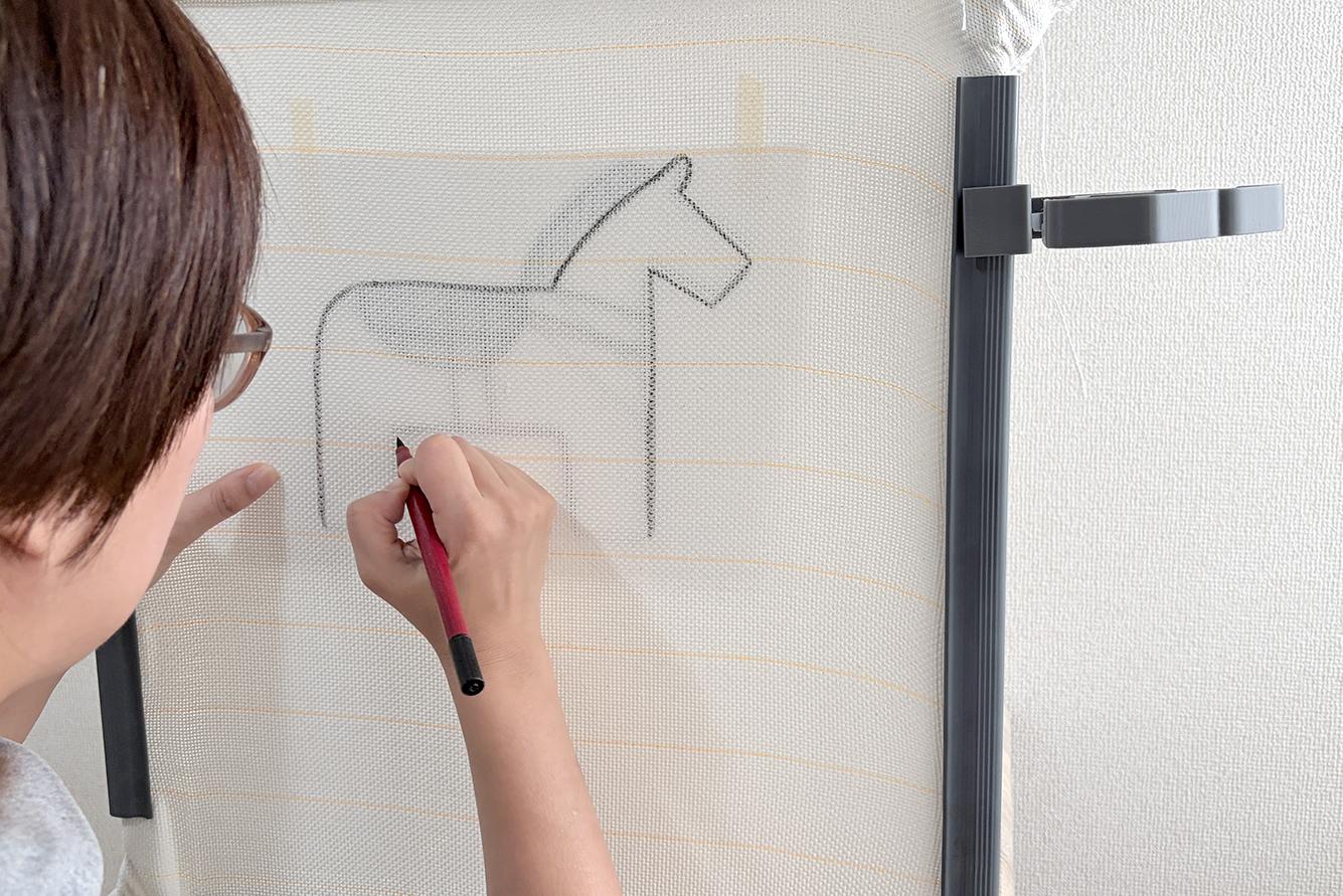 午年に、馬のミニラグをつくってみました。不器用で電動工具が苦手な私