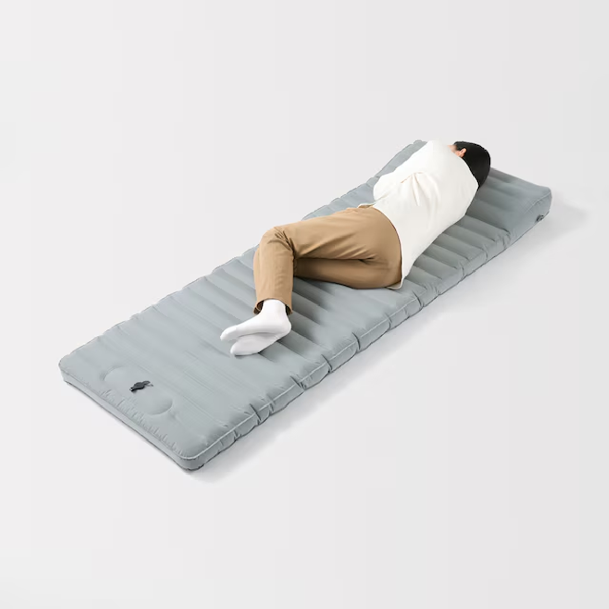 女性が寝ているところ