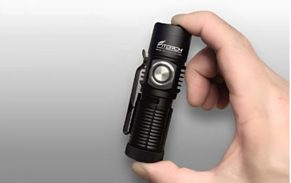 え、これで1100ルーメン？ ちっこいのに本気すぎるライトを持ち歩く