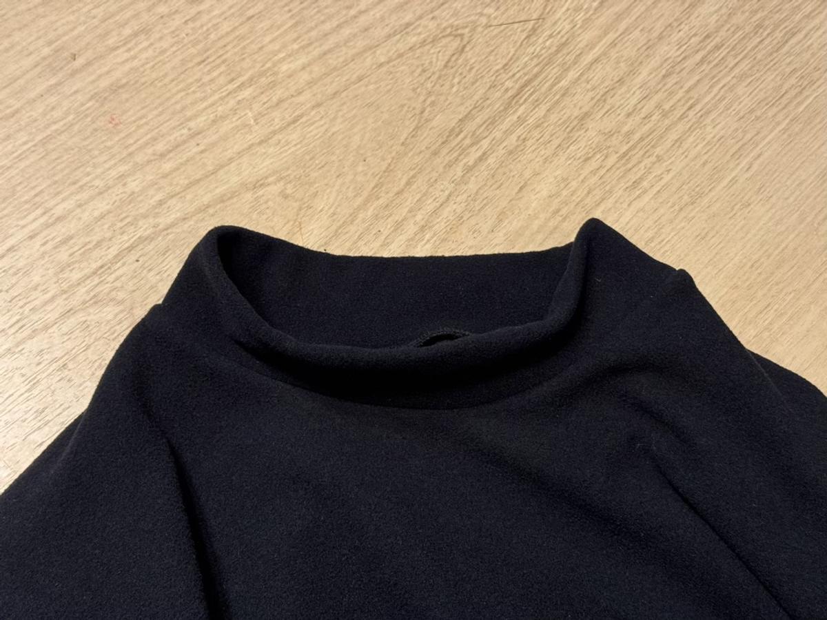 ドン・キホーテ「エアバリアインナーRICH 長袖モックネック」