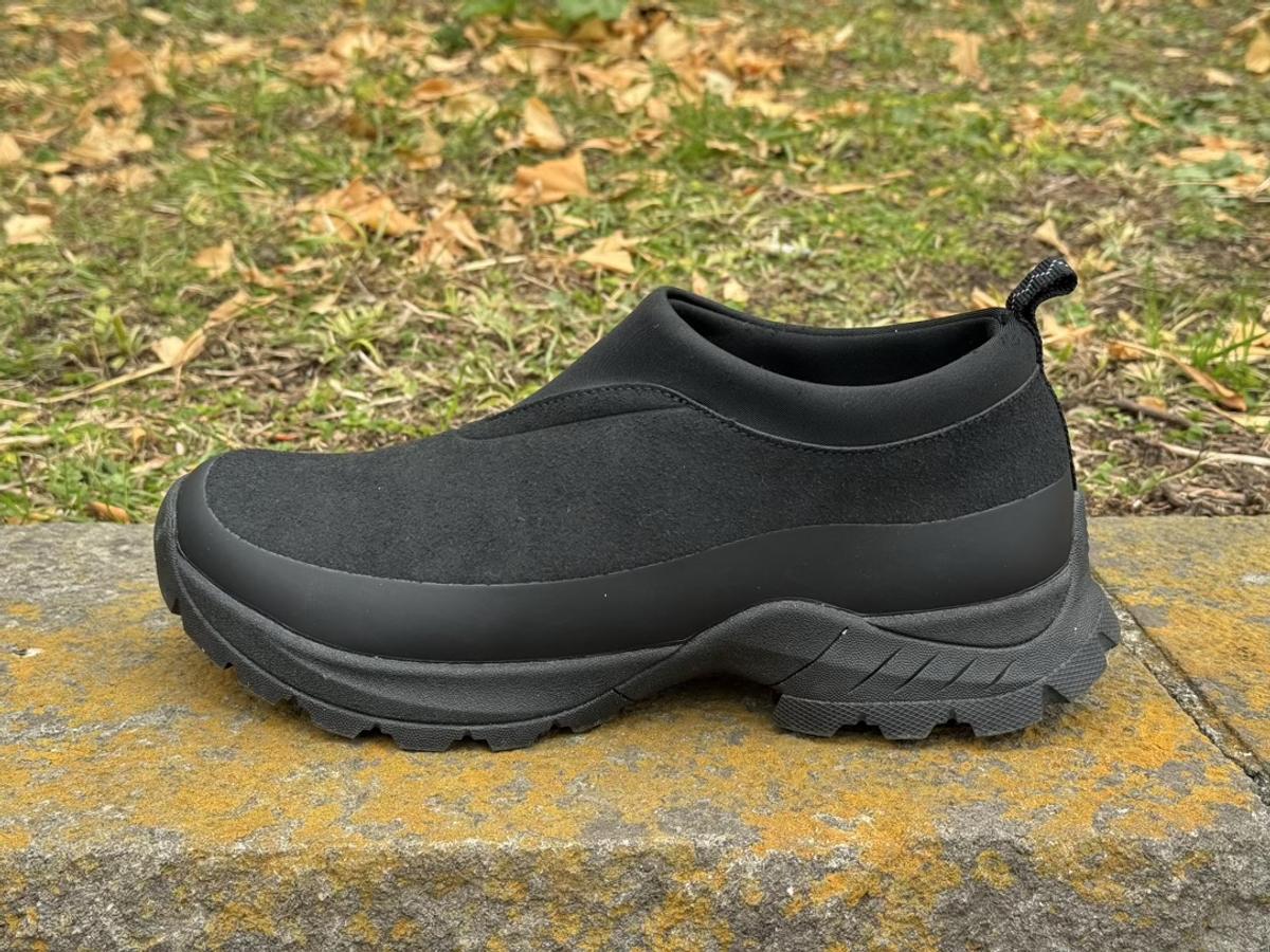 ワークマン「防水シューズフィールドプレジャー」2500円（税込み）
