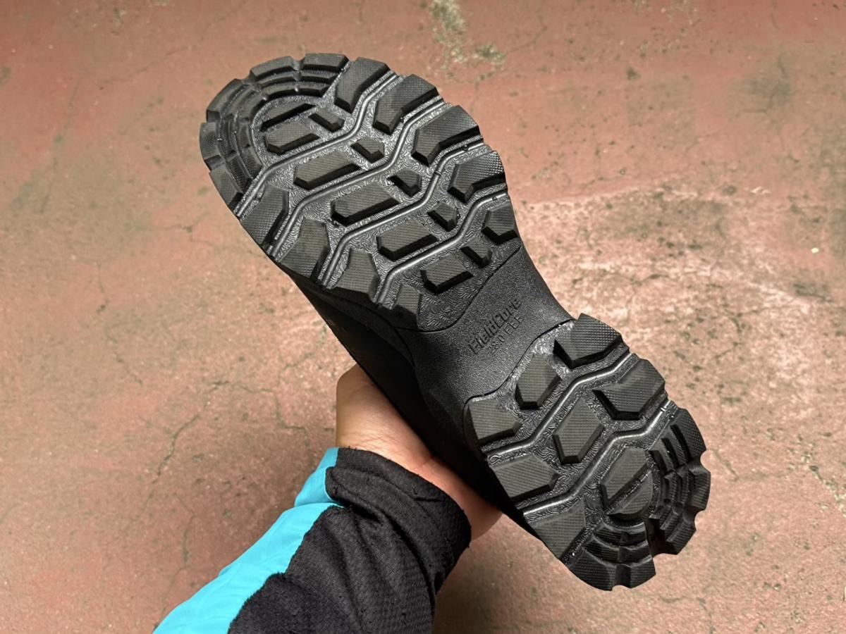 ワークマン「防水シューズフィールドプレジャー」2500円（税込み）
