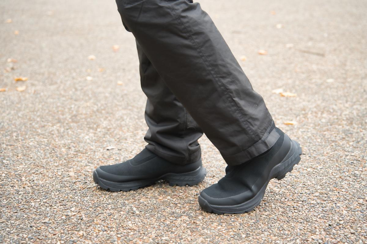 ワークマン「防水シューズフィールドプレジャー」2500円（税込み）
