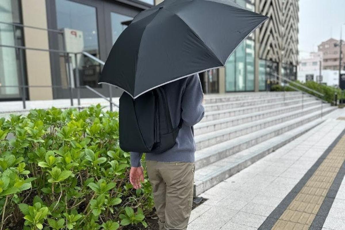 出かけるときは晴れてたのに。バッグにこれが入っていれば、強い日差し