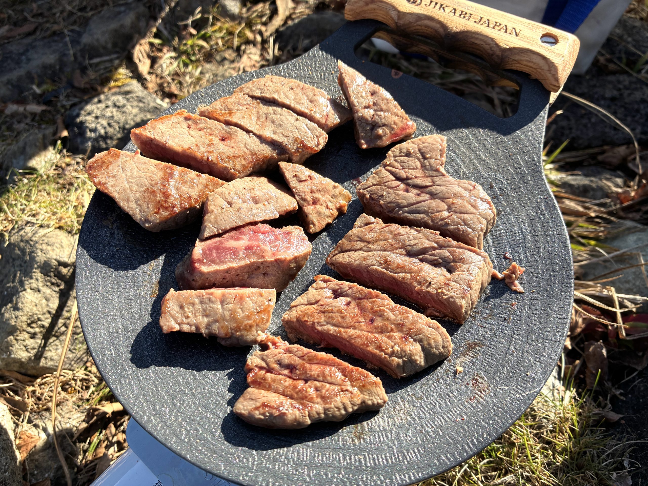 早い者勝ち‼️ グリドル 重量級 焼き目を付けてステーキを焼きましょう 鉄鋳物 外で「目玉焼き」や「ステーキ肉」を多幸に頬張る。油不要の“マルチ
