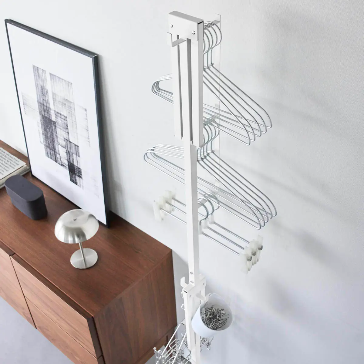 山崎実業「折り畳み室内物干し タワー スリム」のハンガーバーを畳んだ様子