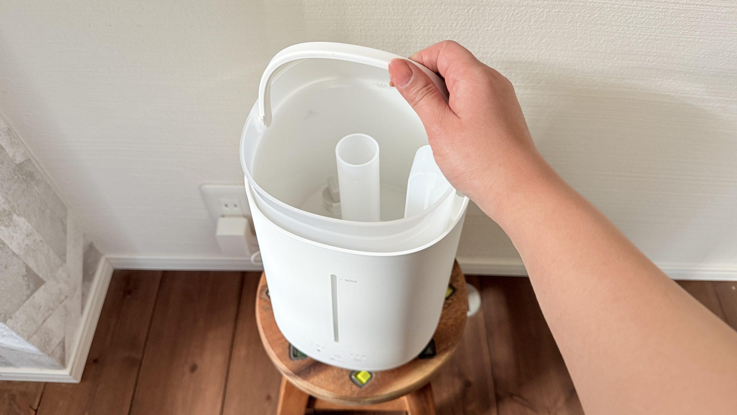 ニトリの加湿器の使ってみたら、給水が面倒くさくないし「アロマ対応