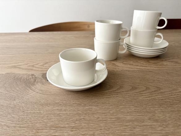 引っ越してすぐ、イッタラのティーマを5セット購入。6年経った今も愛用