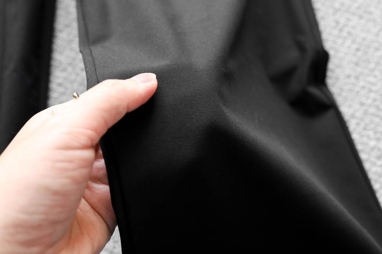 無印良品の「乾きやすいワイドパンツ」は、名前の通り部屋干し派の
