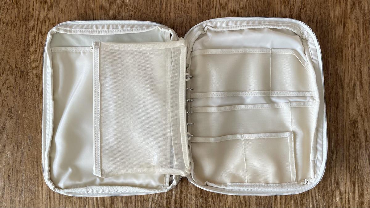 無印良品「ポケットが選べるコレクションケース A5ワイド」