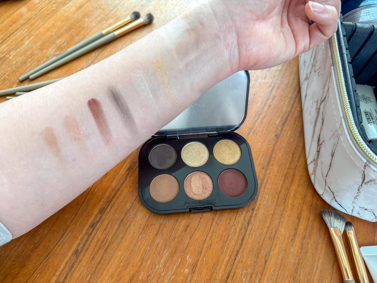 MAC「コネクト イン カラー アイシャドウ パレット」