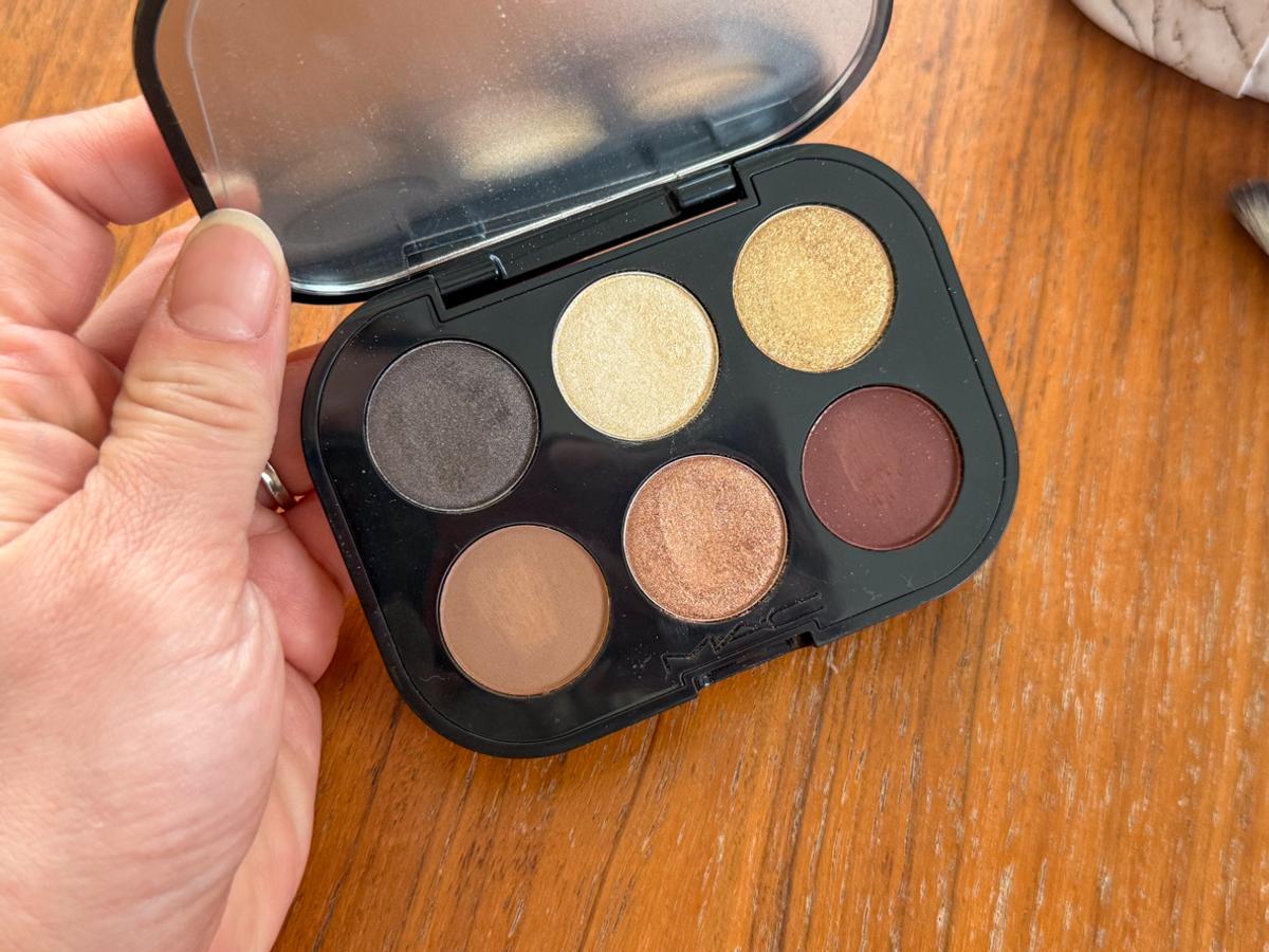 MAC「コネクト イン カラー アイシャドウ パレット」