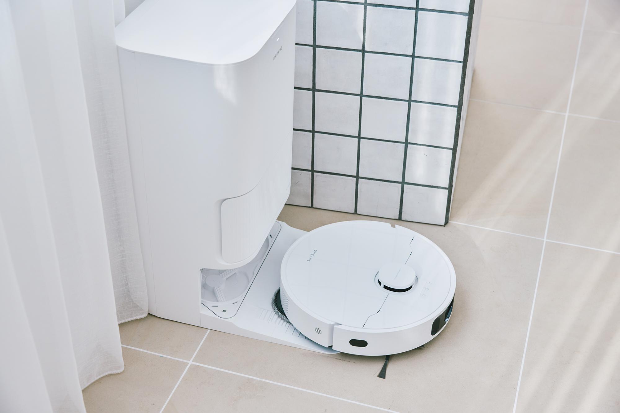 Dreameのロボット掃除機「L40 Ultra CE」と「D20 Ultra」。自分に合う