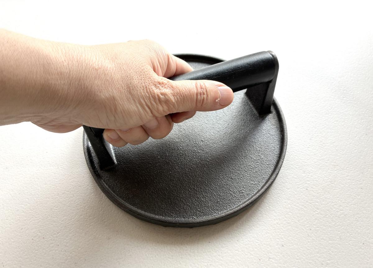 Amazonベーシック　肉プレス丸型