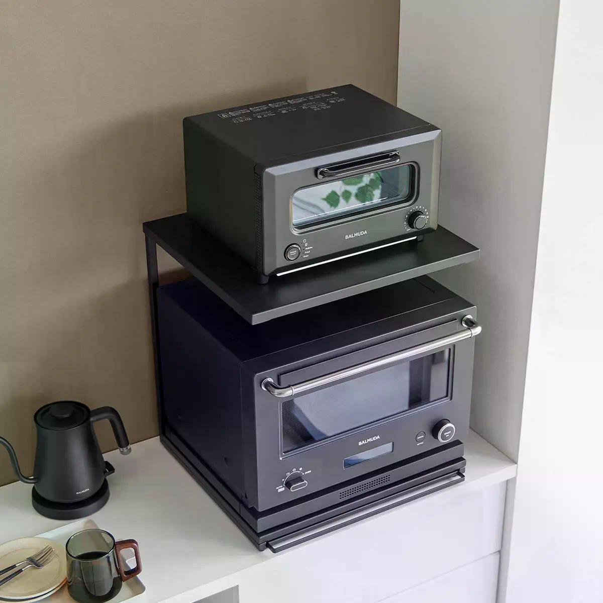 山崎実業「スライドテーブル付きキッチン家電下ラック タワー 2段」を上から見た様子