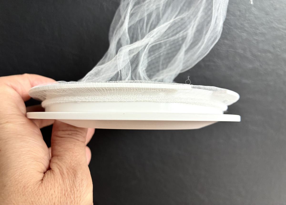 「水切りネットホルダー付き排水口カバー　タワー　ホワイト」