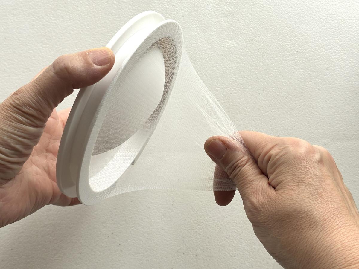 「水切りネットホルダー付き排水口カバー　タワー　ホワイト」