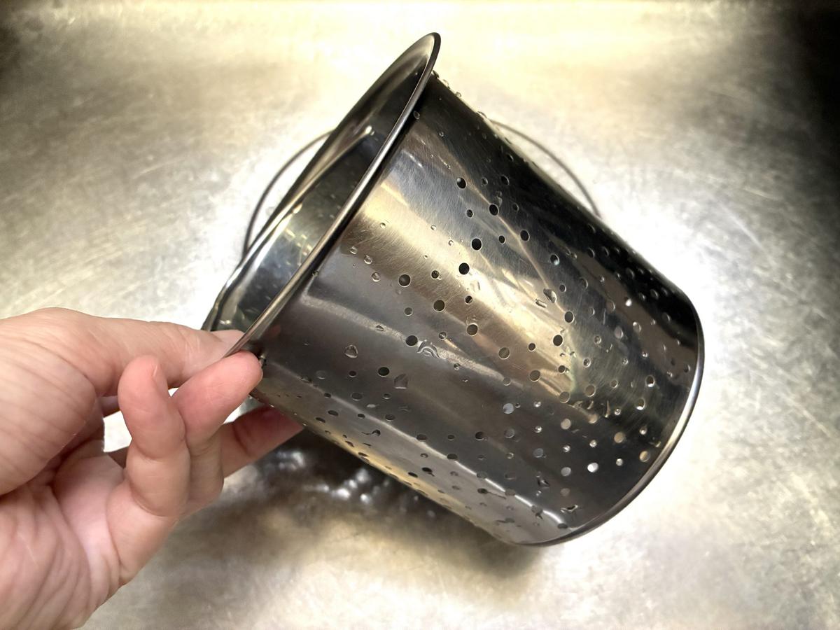 「水切りネットホルダー付き排水口カバー　タワー　ホワイト」