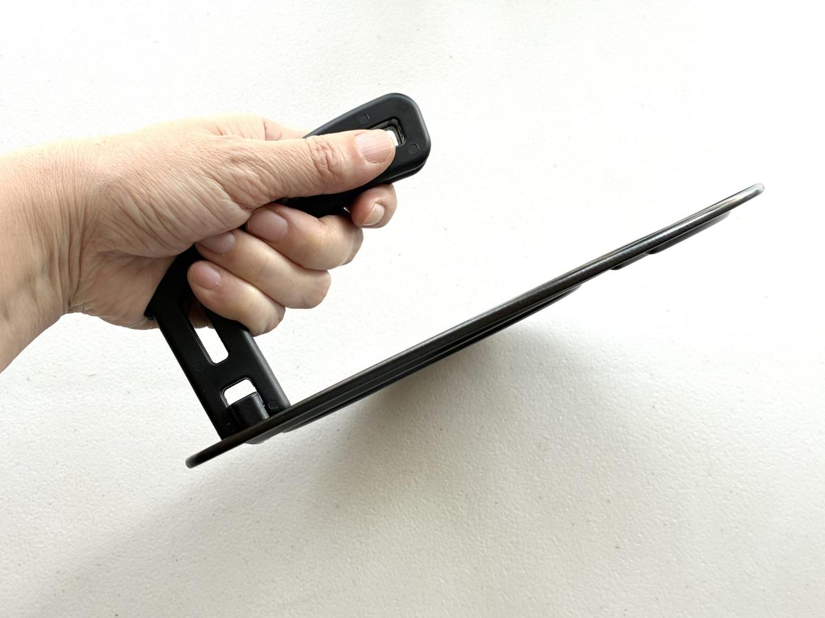 ニトリ「立ってたたんで収納できるフライパン蓋・鍋蓋　16・18・20㎝用」