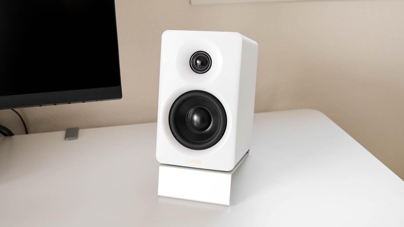 圧迫感のないスピーカー”を探しているならこれ。「EDIFIER M60」は