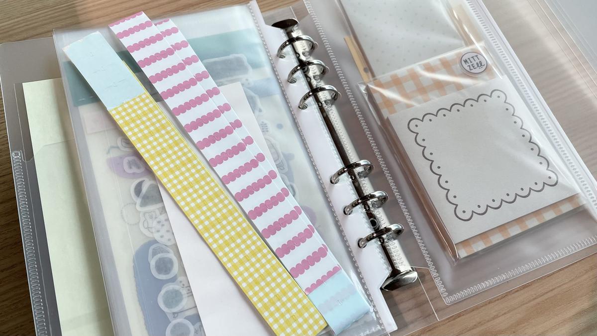 「セリア 6リングバインダー」