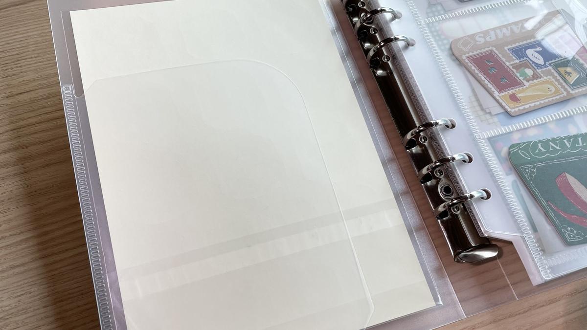 「セリア 6リングバインダー」