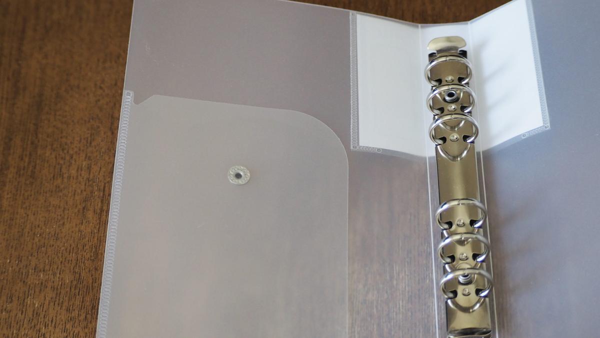 「セリア 6リングバインダー」