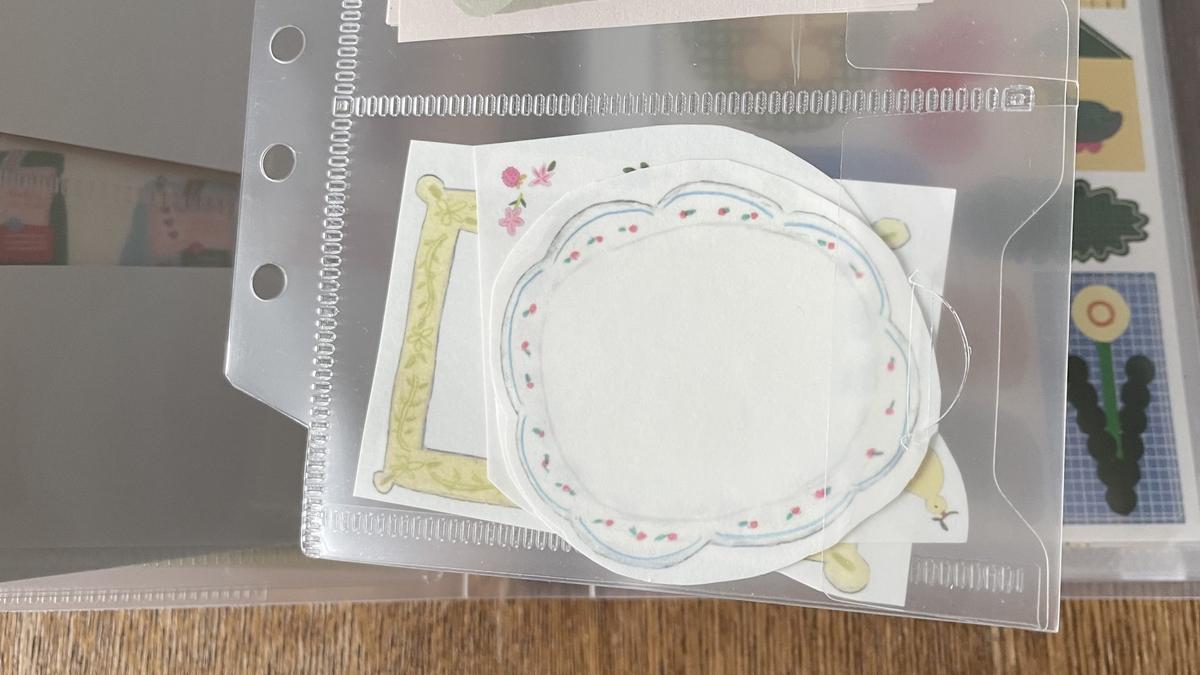 「セリア 6リングバインダー」