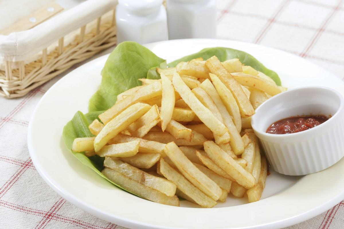 下村企販「ママクック 油切りストレーナー」の料理イメージ